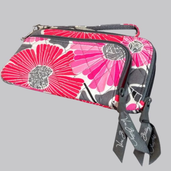 Vera Bradley Pink/Gray Clutch NWOT 🎉2X Host Pick🎉 - Picture 2 of 10